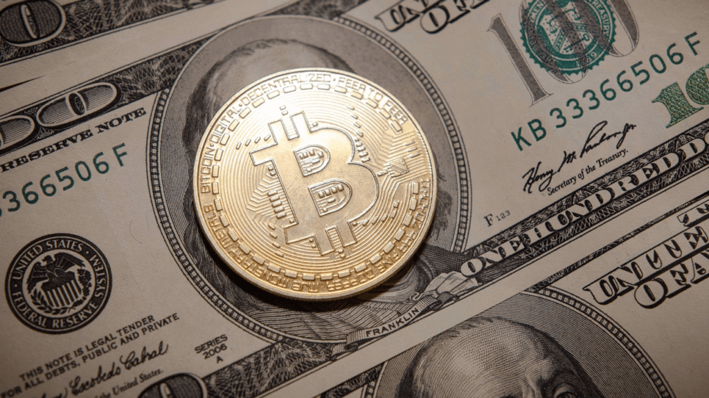 Bitcoin Price Watch: $117.5K to $118K Consolidation Signals Tension Before Breakout